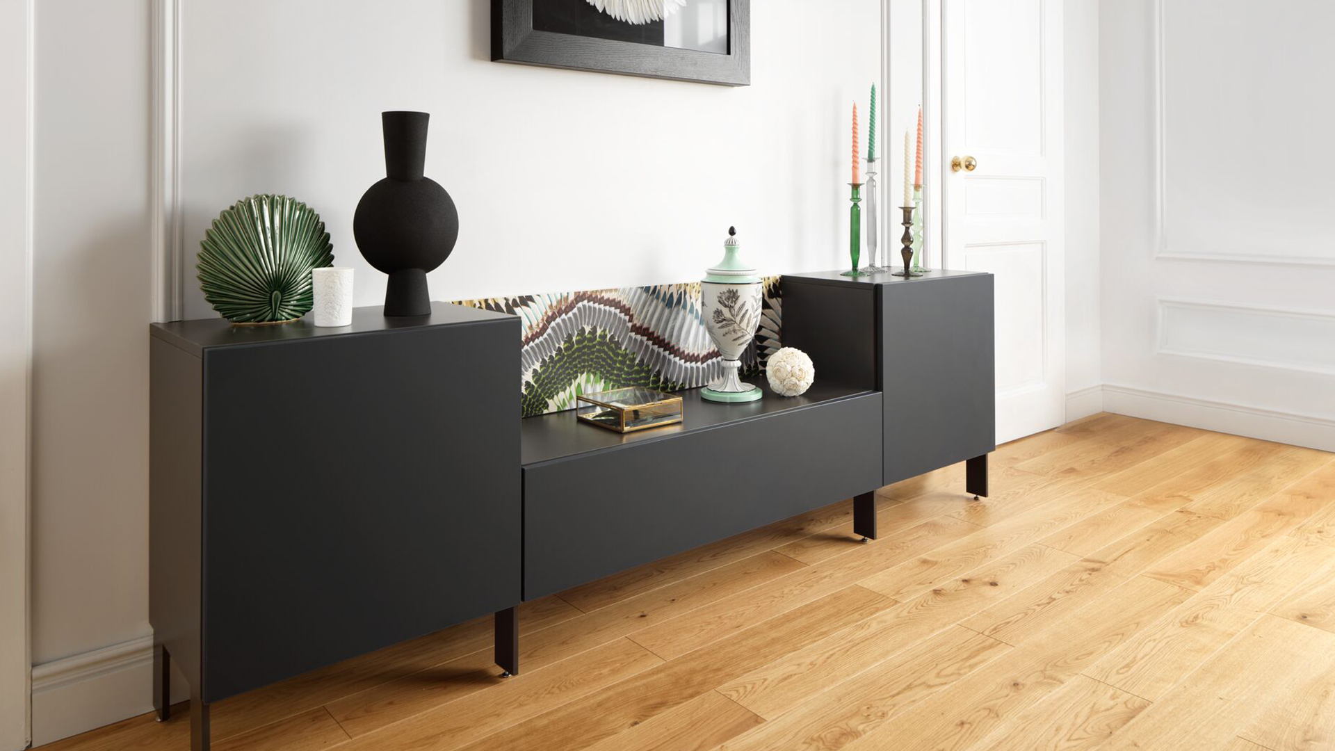 schmidt_sideboard_design_black_01_16x9